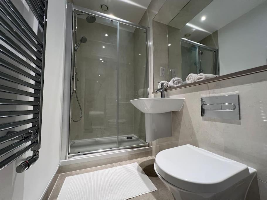 لندن 2 Bed Penthouse Style Apartment المظهر الخارجي الصورة