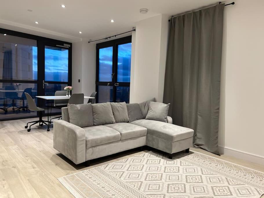 لندن 2 Bed Penthouse Style Apartment المظهر الخارجي الصورة